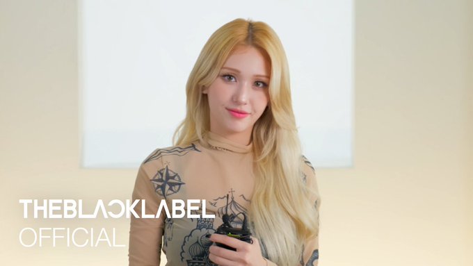 Watch JEON SOMI (전소미)'s leaked NSFW photo on TwXstars