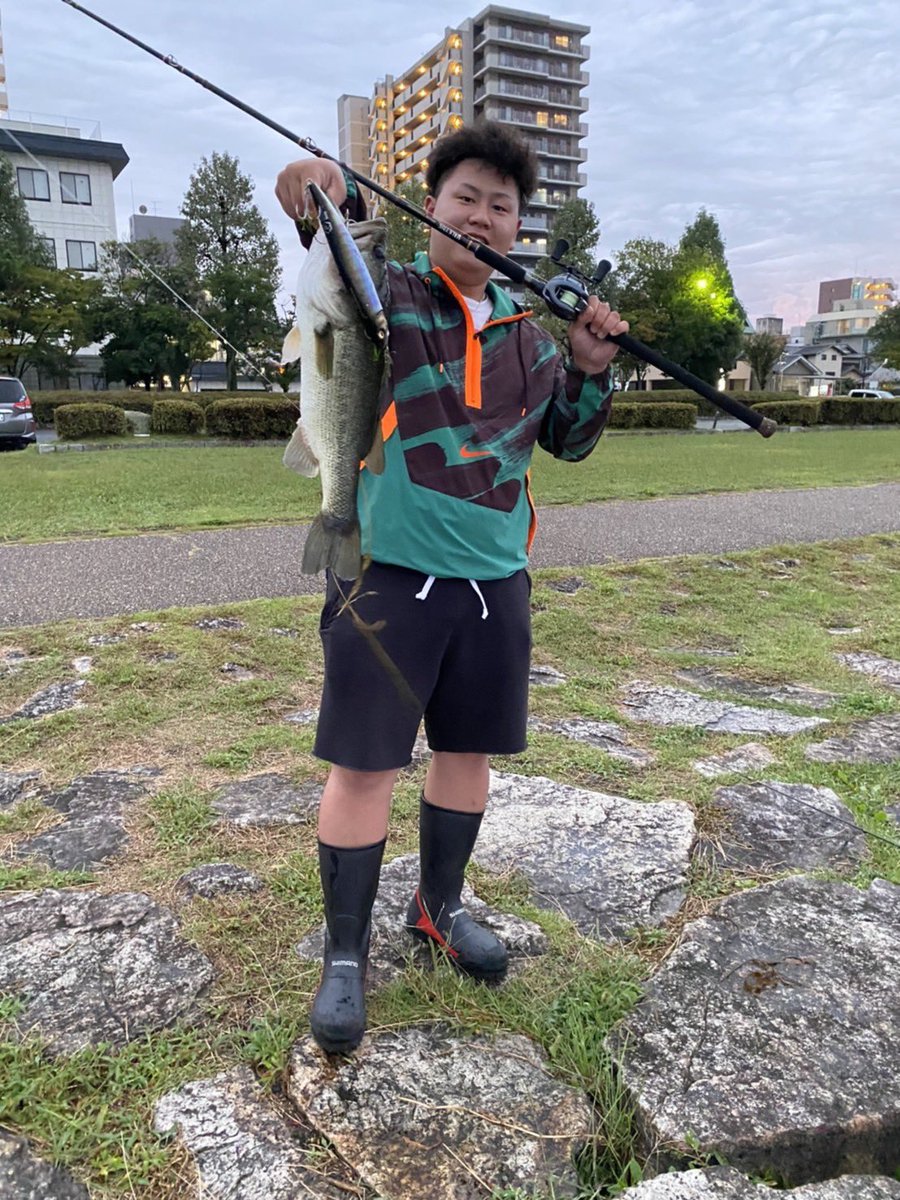 0208Kenshiro's tweet photo. 去年もいろいろな場所で釣りが出来たことに感謝！
今年はたくさんの魚に出会えますように！ https://t.co/5WnSMF0p96