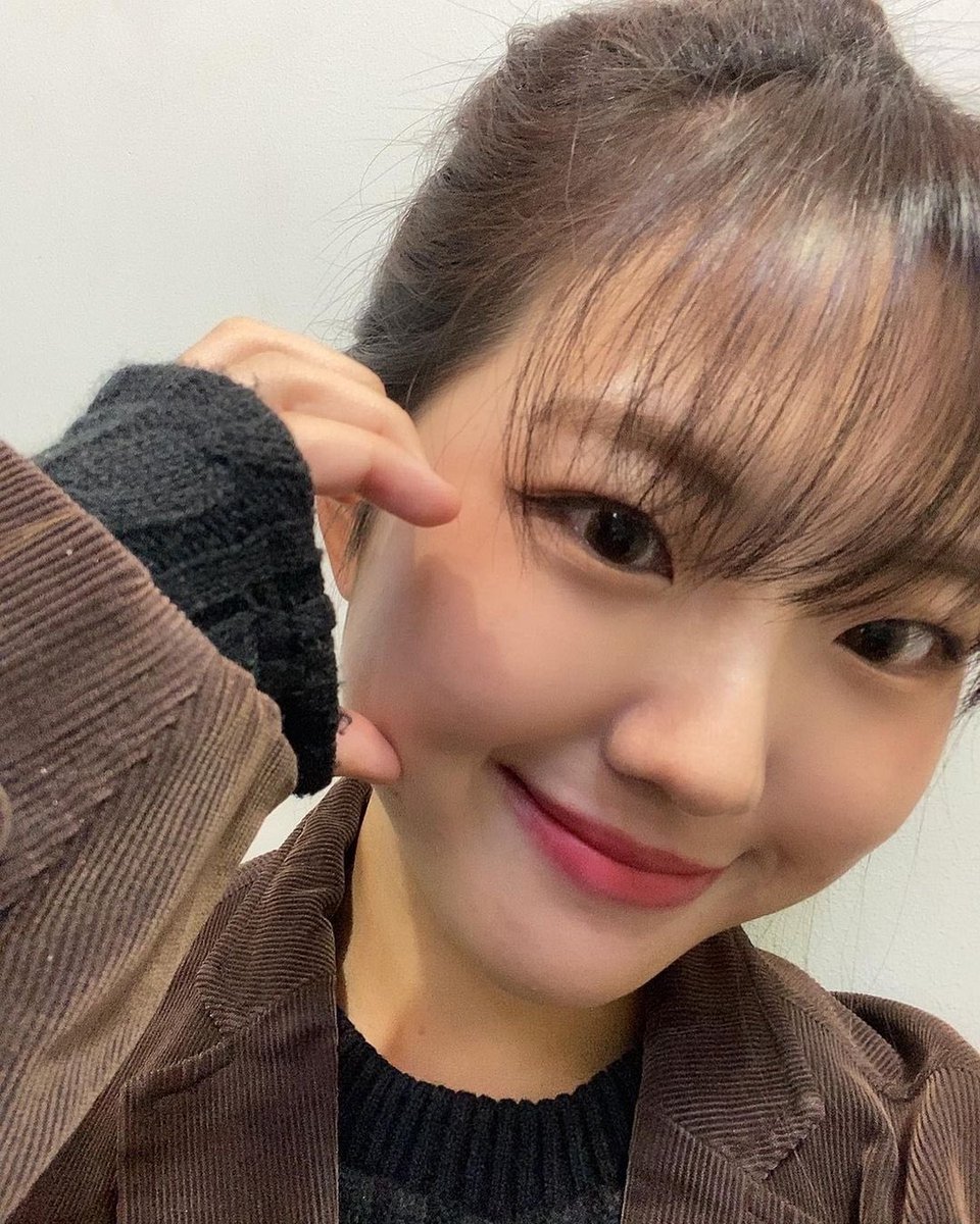 SupportGWSN's tweet photo. 🌳 IG 🌳
230101 - #SEOKYOUNG 

I did my best in 2022, so I'm satisfied. It’s the year of the 🐰 

#GWSN #GirlsinthePark #公園少女  #공원소녀 @official_GWSN #김서경 https://t.co/h1T3FzoGWH