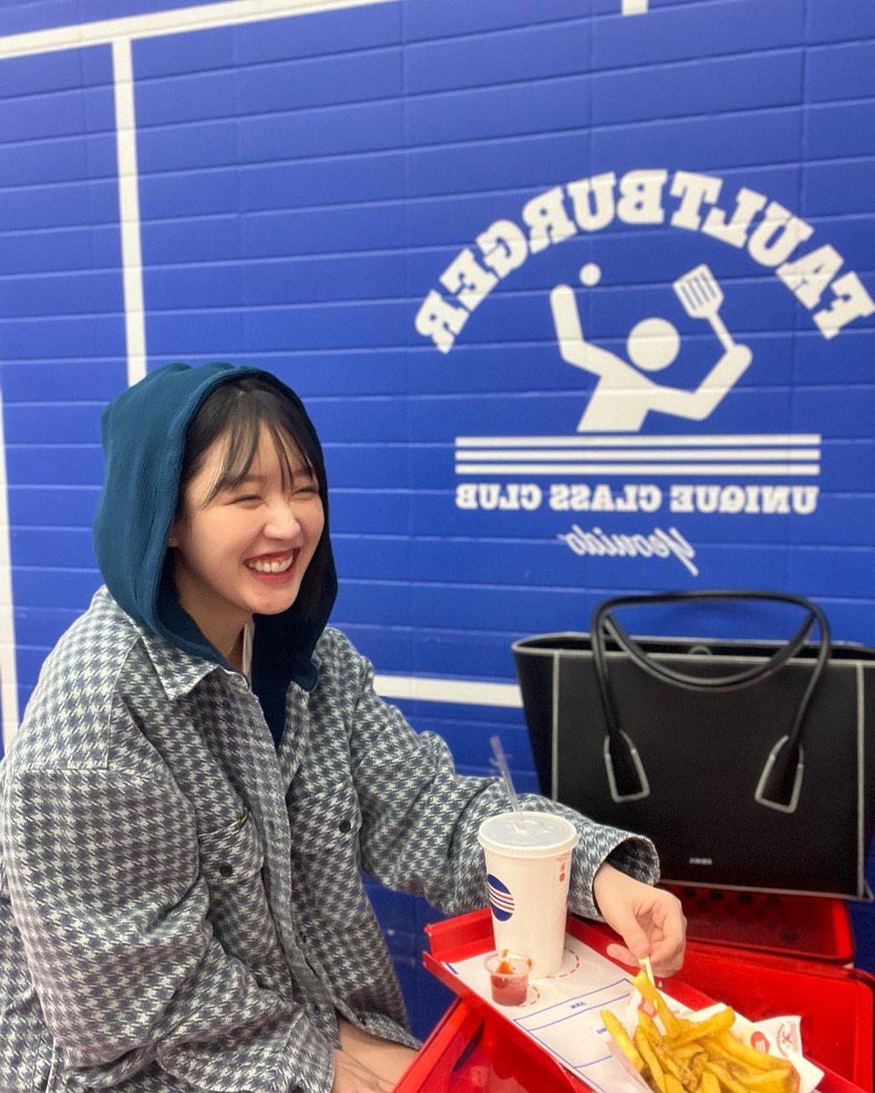 boottmann's tweet photo. 생일축하해 정미미❤️🖤
올해는 더 행복하길 바라요 늘 언니의 안녕과 행복을 빌어❤️❤️❤️ 사랑해!!!!!! https://t.co/J2uwXHwXXk