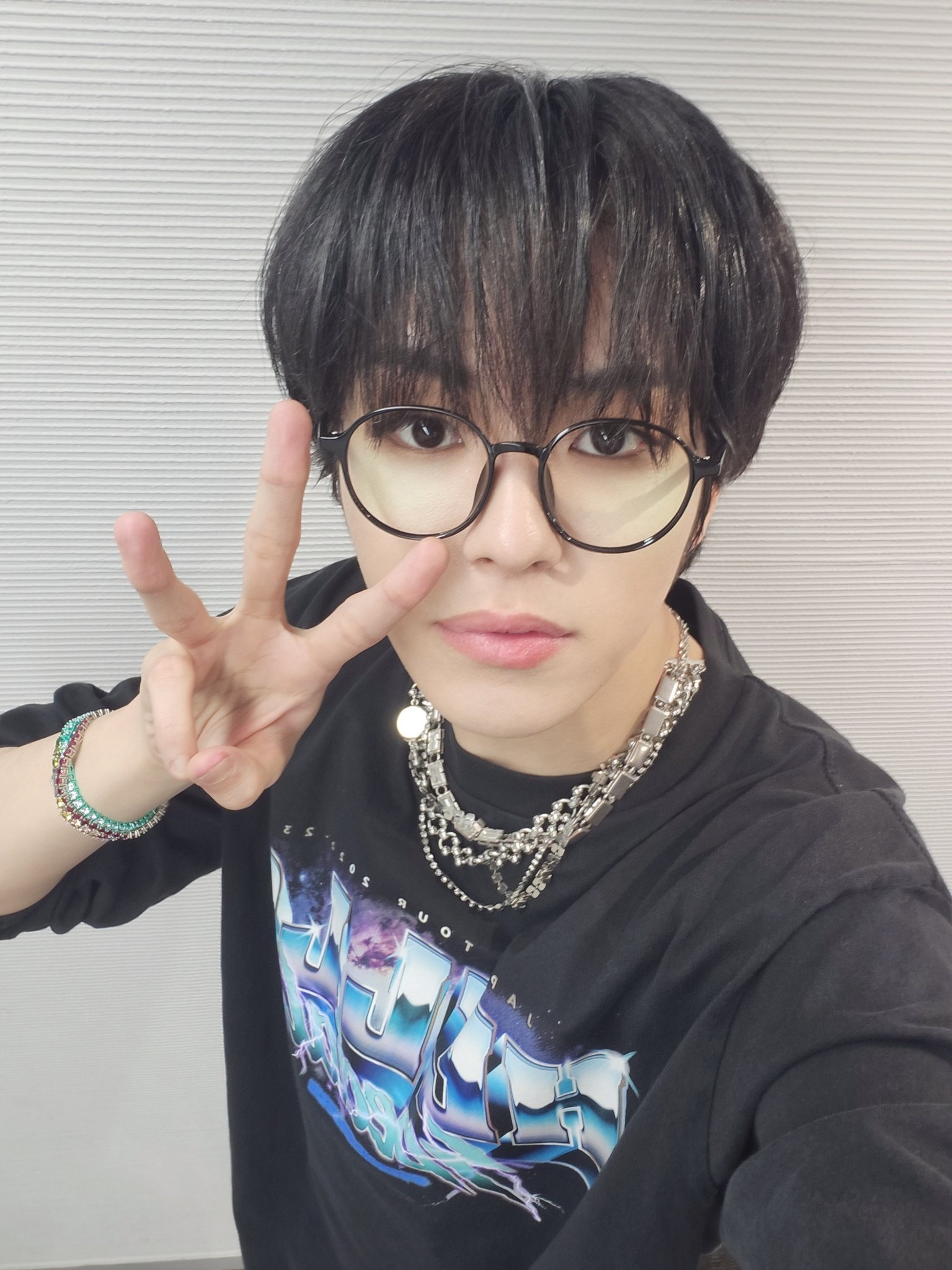 FlULyyKaMAAmITw?format=jpg&name=large