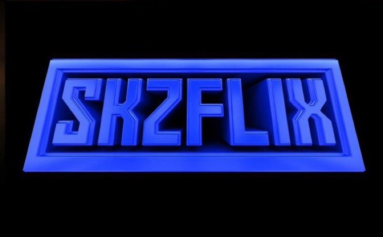 minunivers's tweet photo. We went from SKZFLIX to SKZFILX 😭 https://t.co/vqdxME4mvc
