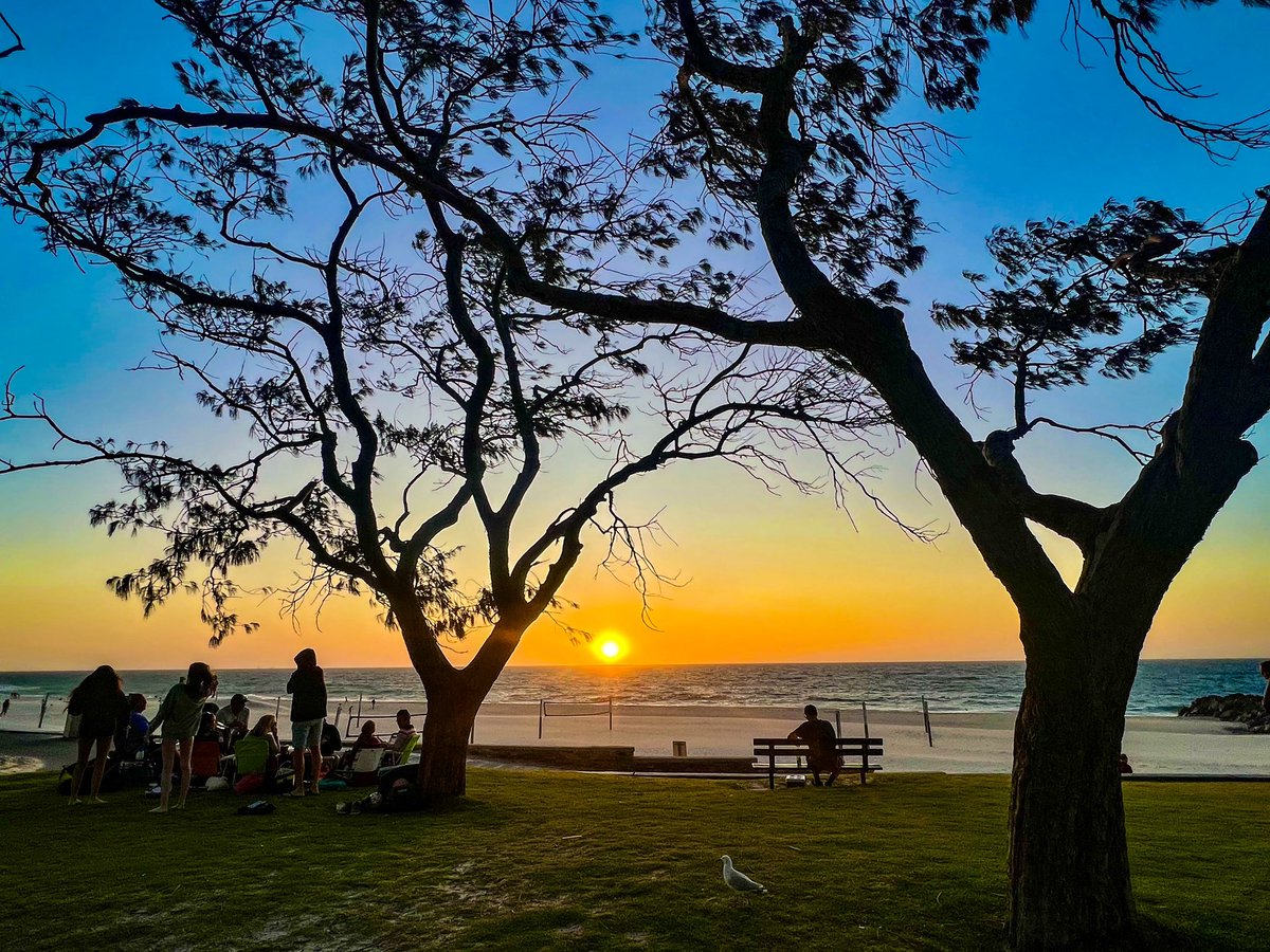 LauraCPhoto's tweet image. From the Indian Ocean where there’s only half an hour until 2023 - May the New Year bring you all joy &amp;amp; prosperity 🥂💝#newyear #westernaustalia