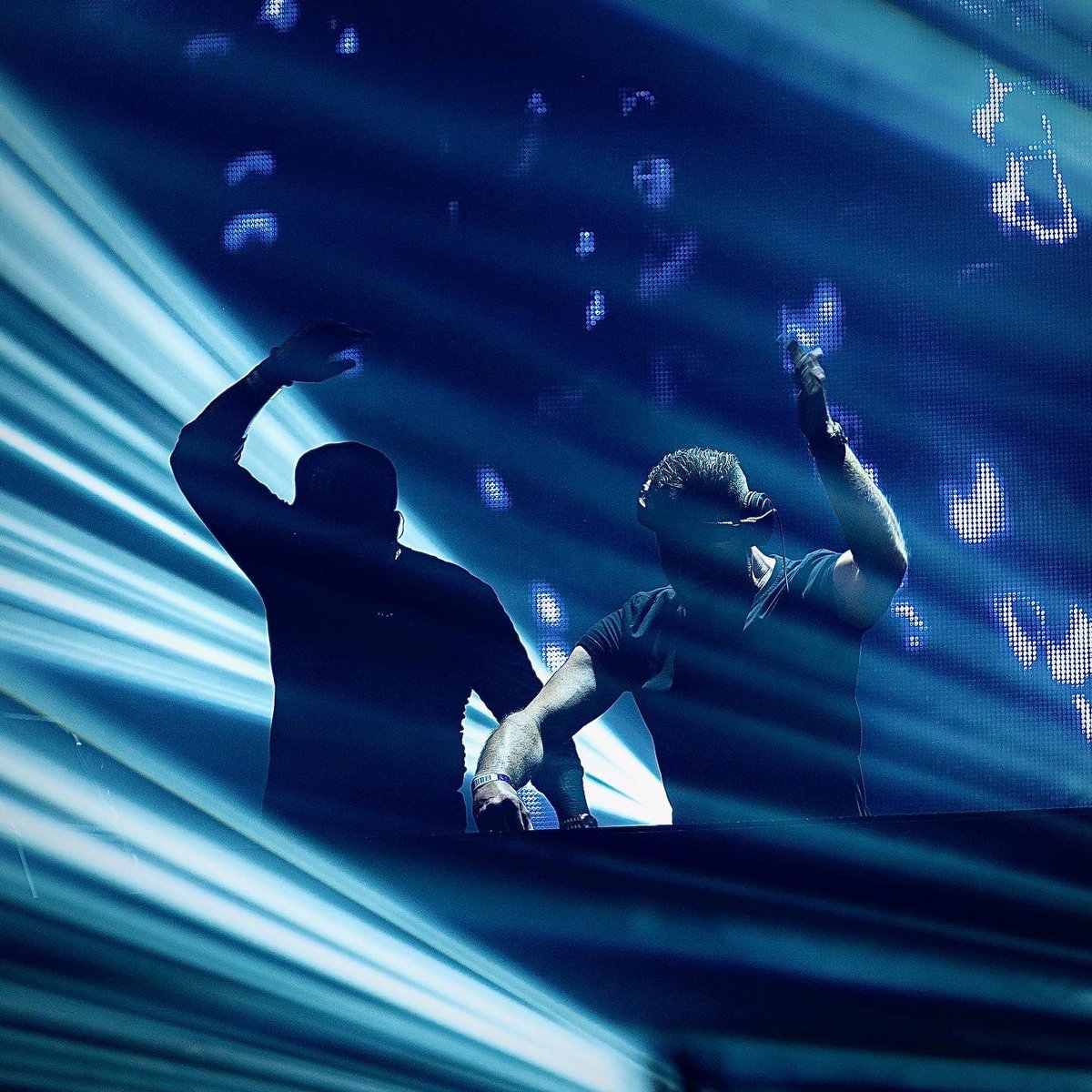 🚀2022 YEARMIX🚀 

Thank you for your undying support...2023 FTW!!

🙋🏻‍♂️🥂🙋🏾‍♂️

#EA 

youtu.be/a4M5jtPDLgg