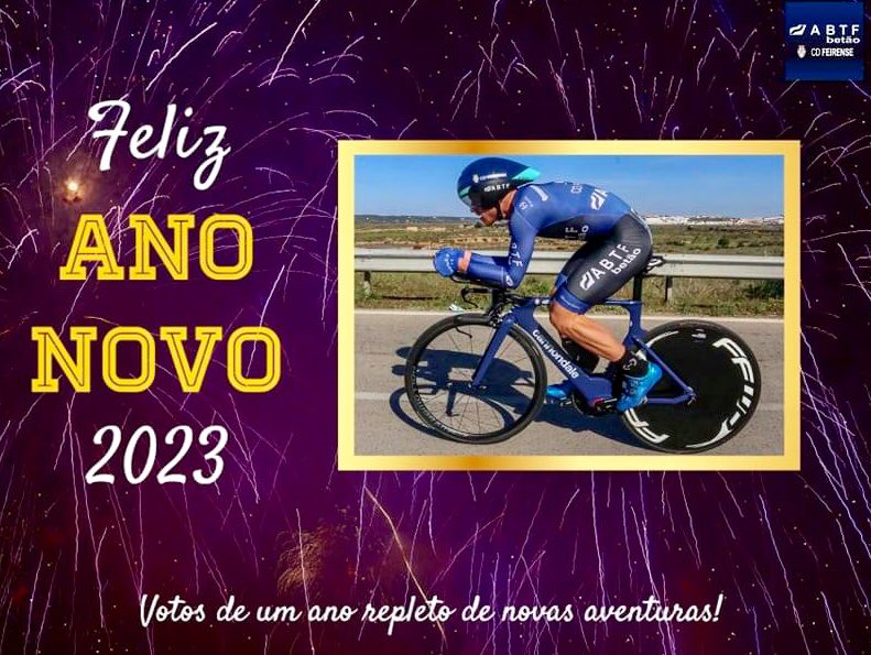 FeirenseCycling's tweet photo. 🎆 Feliz 2023! Que o Novo Ano seja repleto de novas aventuras, boas concretizações e que todos continuem a acompanhar a história pedalada dia-a-dia pelos heróis Feirenses. 🚴🏼♂️2️⃣0️⃣2️⃣3️⃣💨
#ABTFeirense
#GrupoTavares
#Digarda
#Polipromotion
#rudyprojectportugal
#GarraDeBetão https://t.co/KQPZgLSDLa