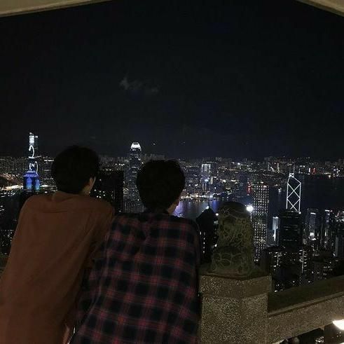 ⠀

          01月01日 ; disabled
          A new year with my
          love, @profkoushi.