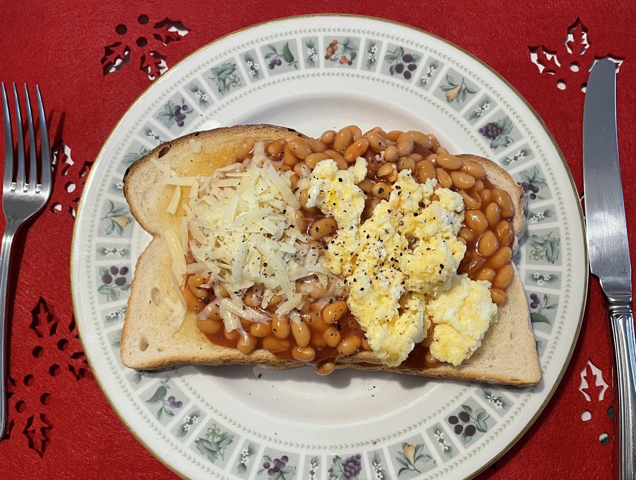 KumiE on Twitter "今年最後の昼食がビーンズオントースト😓日本は新年が明けましたね。皆さんにとって健康的と幸せと楽しいことが