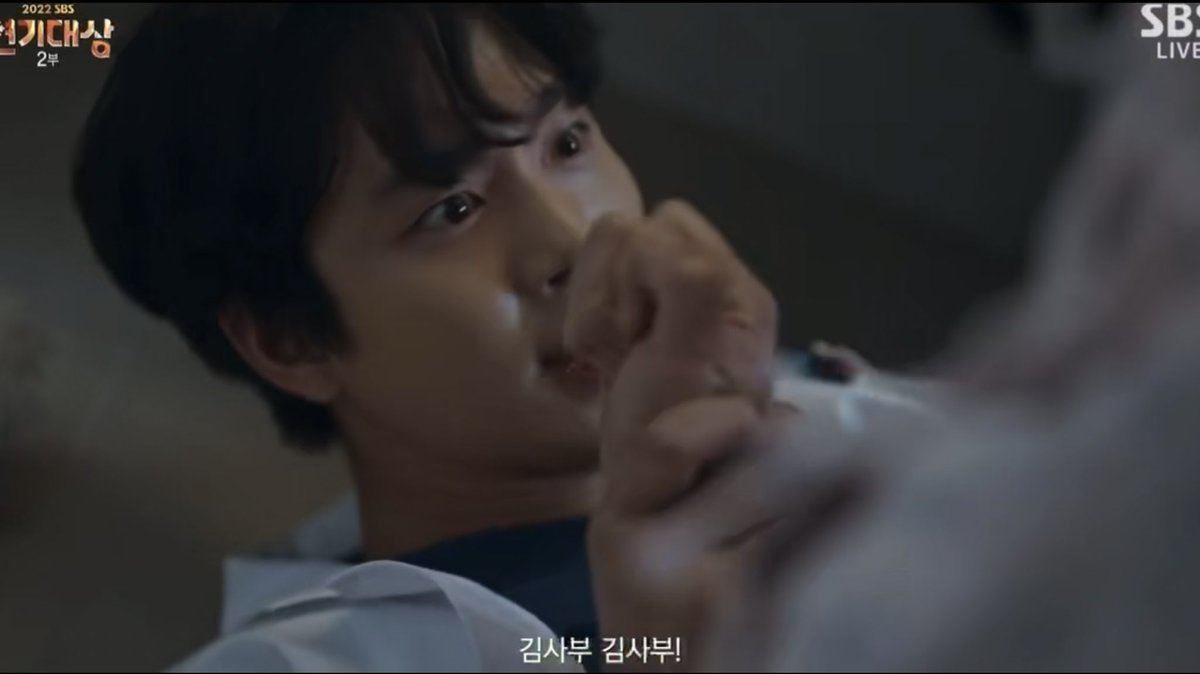 season__22's tweet photo. 김사부 is back 개가티 설레 https://t.co/wByRLmkG3Y