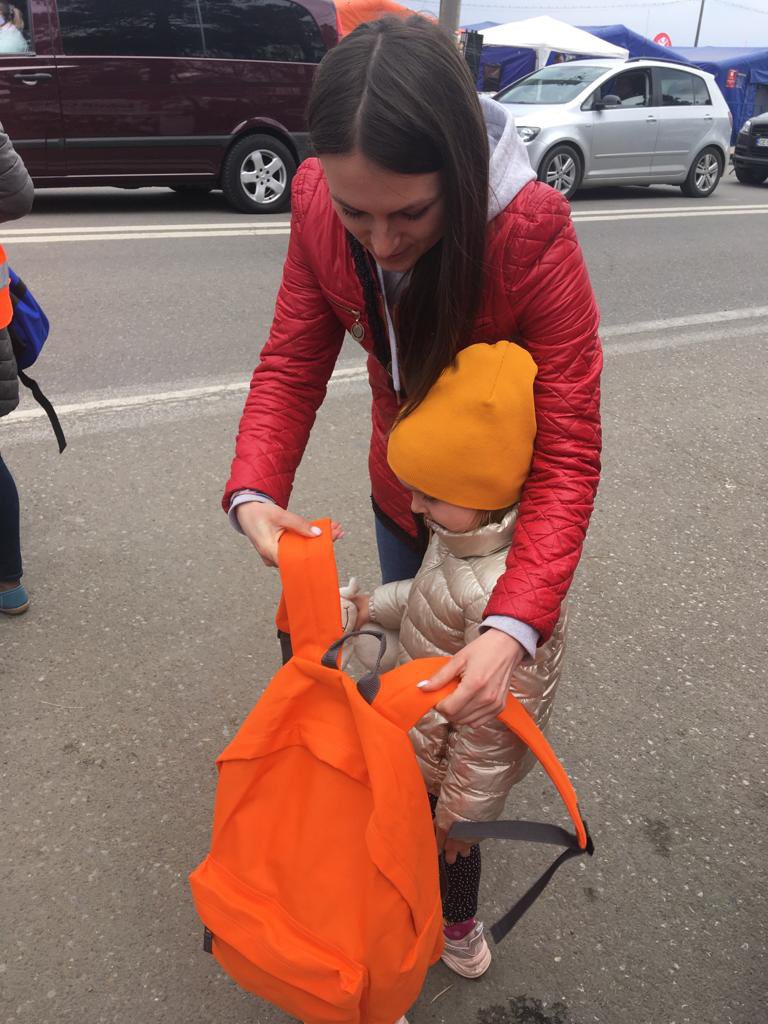 LittleToller's tweet photo. 2022 has been a year like no other for me. 

The #PackedwithHope  campaign changed my life forever. Standing at the border in Romania handing out our backpacks after 6 weeks of exhaustive work will stay with me forever. 

Big 🙏’s to everyone who helped me.

Happy New Year. ❤️🇺🇦 https://t.co/kixq0EOUUF