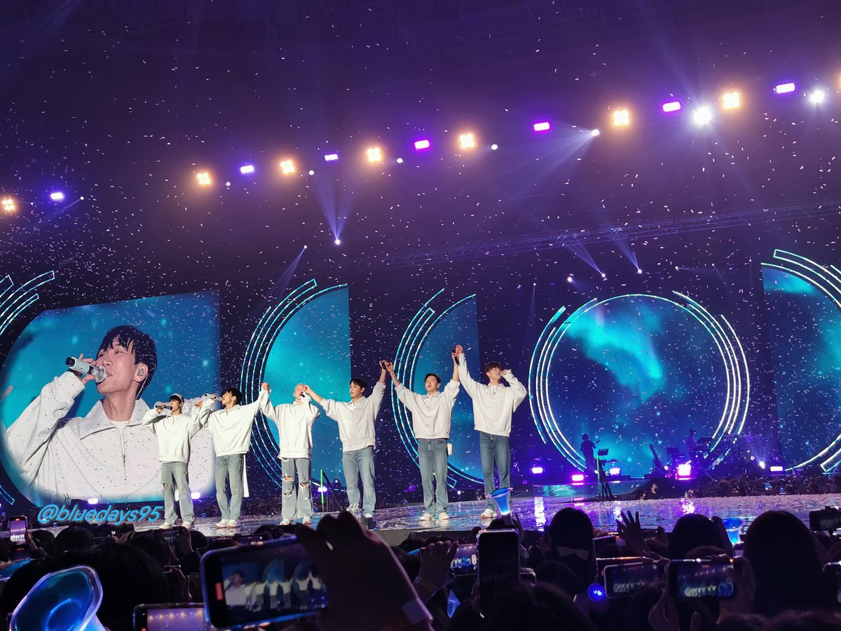 _bluedays95's tweet photo. We bacame
- Sofas
- TVs
- Shower Towels
- His Clothes

I can't. 😂

HAPPY NEW YEAR EVERYONE 💙💙 
새해복 많이 받으세요 💙💙
#BTOB #BTOB_TIME_Be_Together #BTOBTIME #BTOB_10TH_ANNIVERSARY 

#NewYearwithBTOB https://t.co/2cus5JiS6W