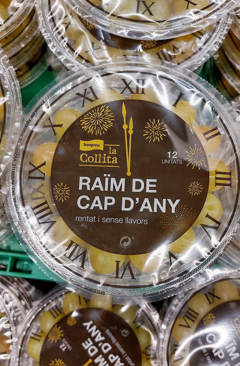 Bon any 2023 a tothom però una mica menys al <a href="/bonpreuesclat/">Supermercats Bonpreu i Esclat</a>, fins que no eliminin els envasos de plàstic d'un sol ús totalment innecessaris! 😖
12 grapes packed in plastic 🍇