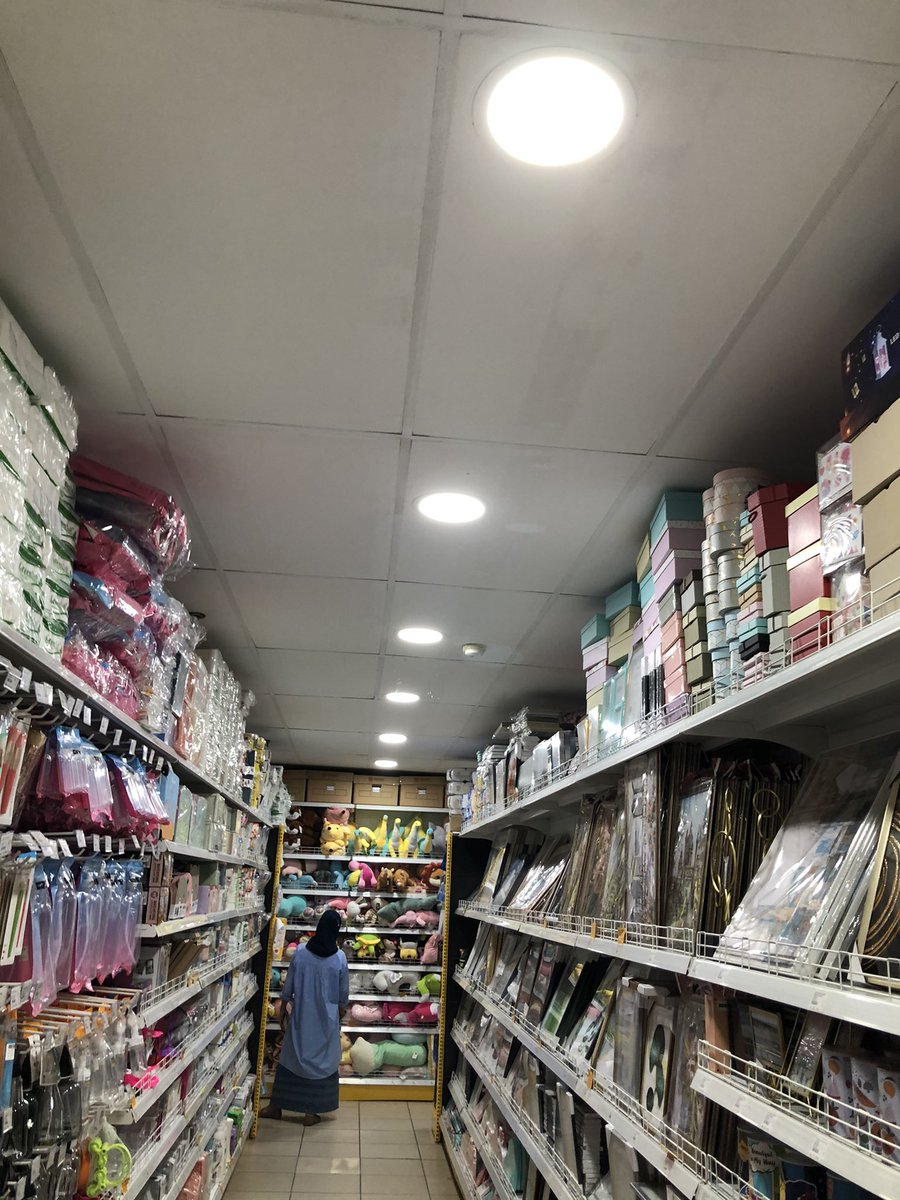 earthcodee's tweet image. Okee tahun baruannya nemenin mama 🥺☝️