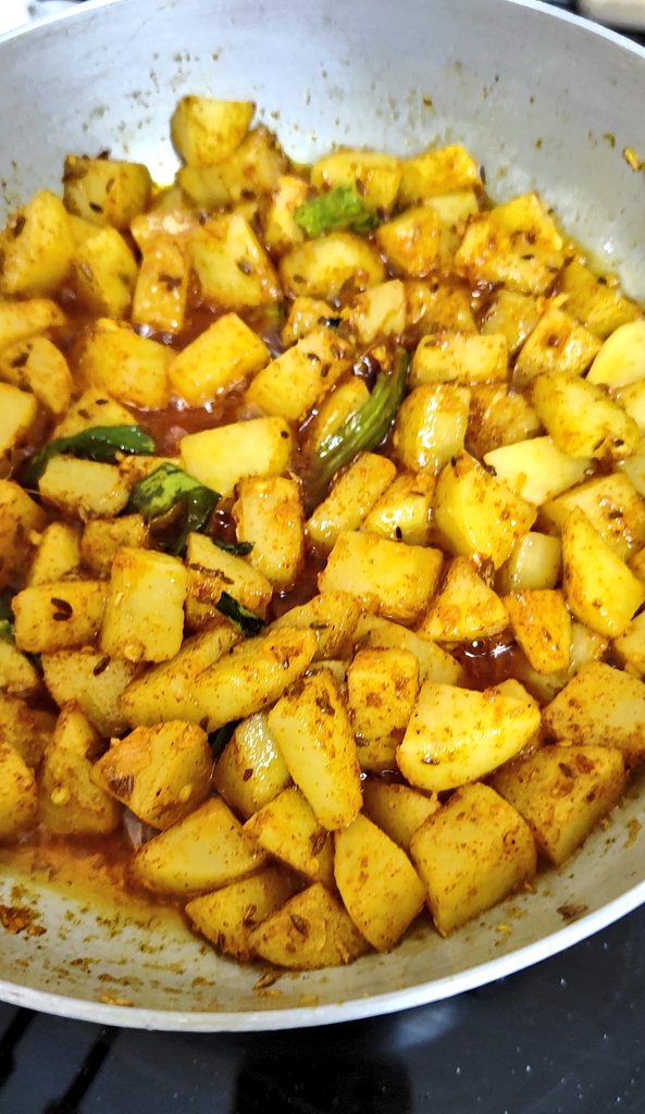 nanimaheshian9's tweet photo. Chef San!! 👩🏻🍳♥️🧿
#FamNight https://t.co/FHNmlLs50Y