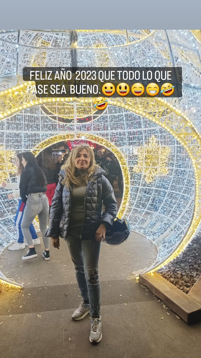 MariaDelMarSai1's tweet photo. Para todos los tuiteros os deseo los mejores deseos en este 2023 besos y abrazos.?😃😃🤗🤗🥰🥰 https://t.co/mP3NYxhACm