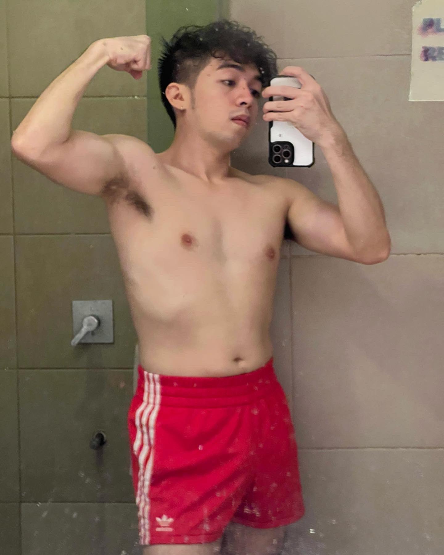 ares-on-twitter-it-started-with-a-gym-subscription-while-eating