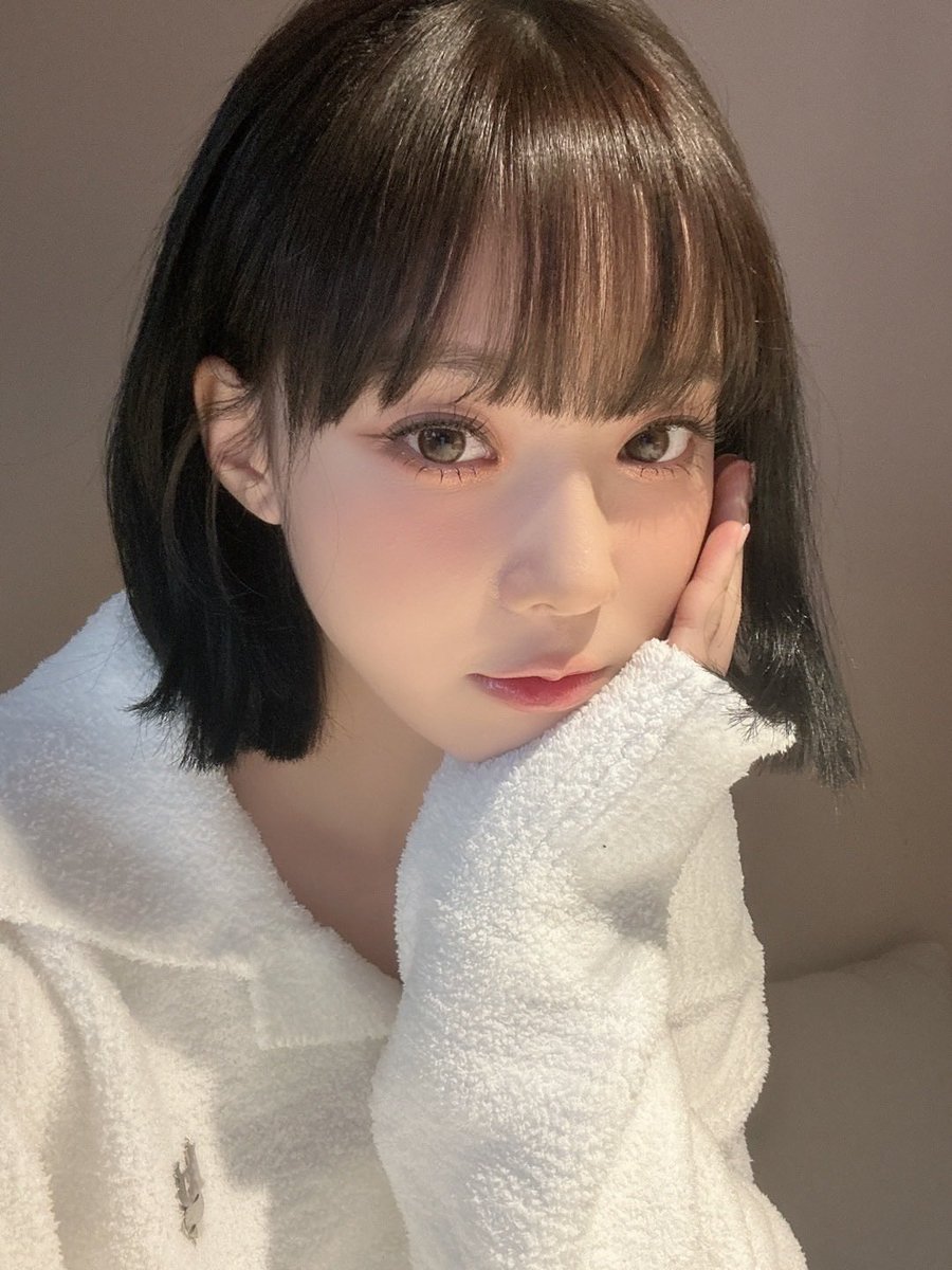 winrina_bbl's tweet photo. ⭐️💭 230101
[12:47am KST]

“Pictures that were not uploaded on Instagram♥️” https://t.co/Kf9mT61fl4