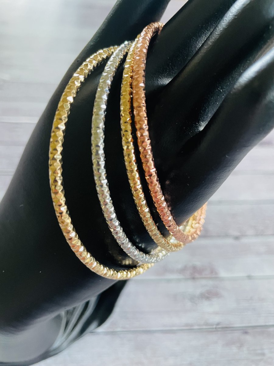 CuteNUniqueShop's tweet photo. Jewelry for the feminine in you, ready for every occasion! 

#CuteNunique #jewelry #jewelrydesigner #women #giftideas #gift #HappyNewYear2023 #etsyshop #etsystore #etsygifts #etsyhandmade #etsyfinds #EtsySocial #shopping https://t.co/YjF1eOMYGM