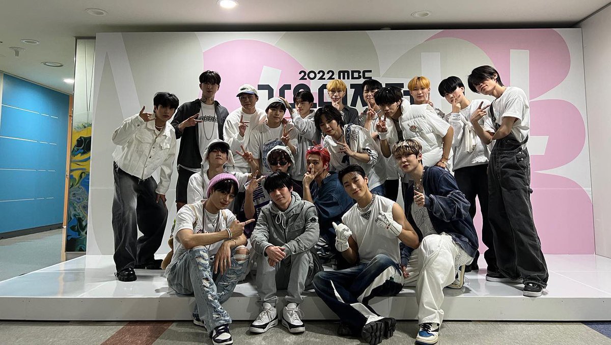 hyunjaemwohae's tweet image. more the boyz x ateez pics ❤️