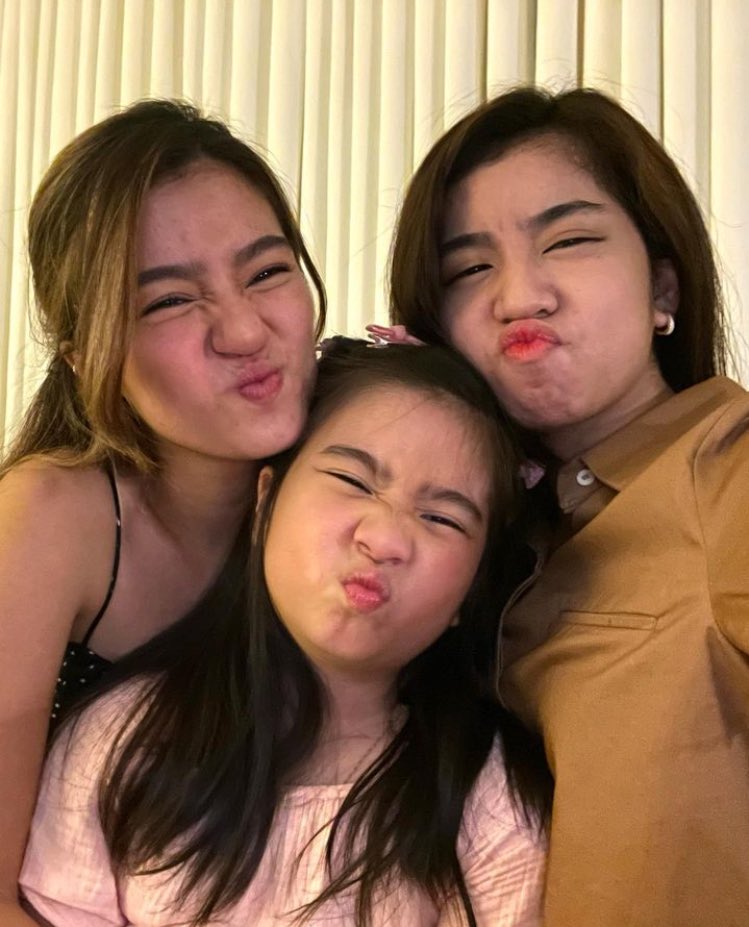justforbeIinda's tweet photo. THE CUTIES EVER HUHU https://t.co/m11G1wBnrC