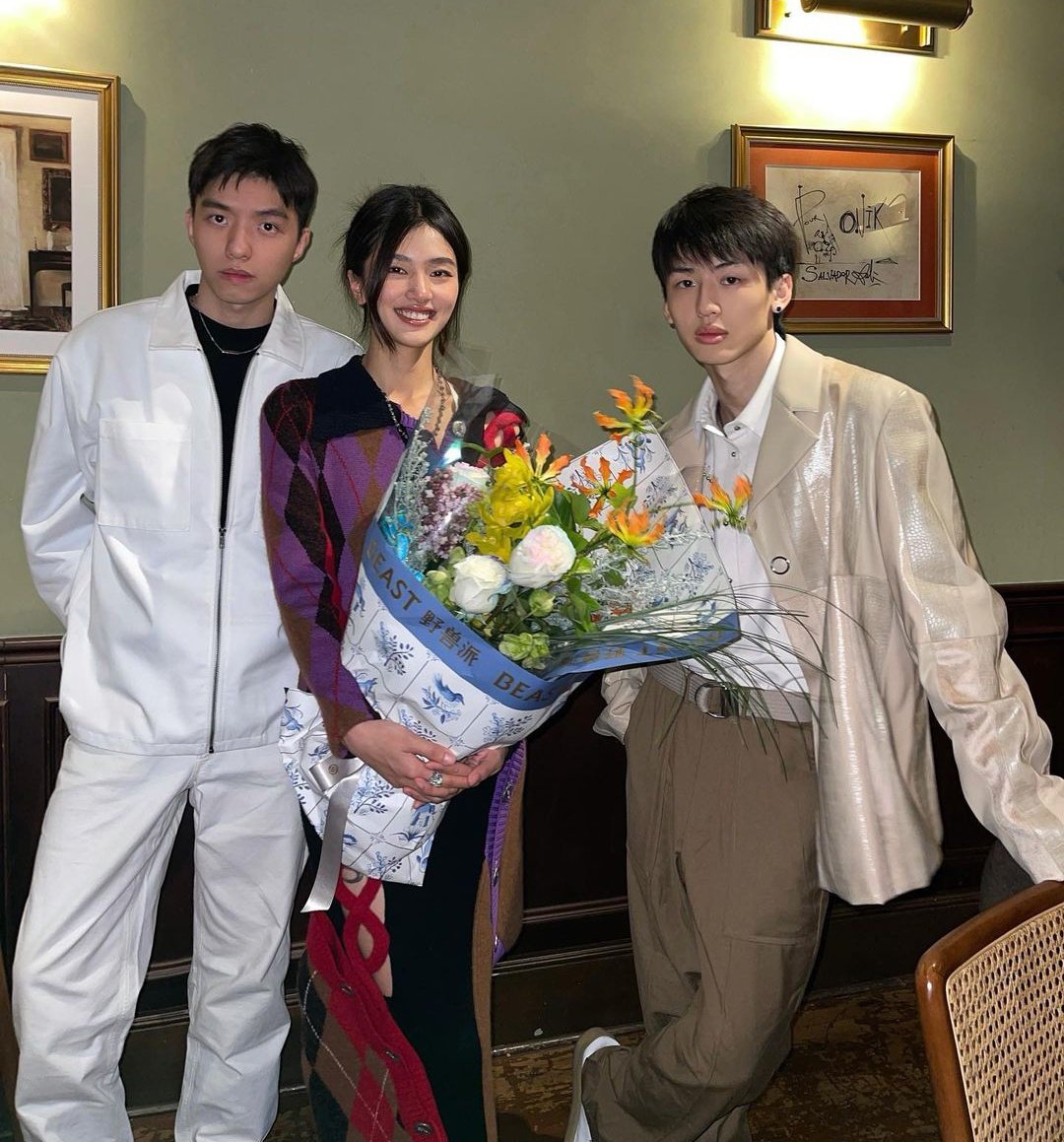 ㅤ
ㅤ
ㅤㅤㅤ0000070101 —— <a href="/rbnmiwa/">rubini.</a>

ㅤㅤㅤ      forever grateful for the
ㅤㅤㅤ          two of you. mwa.
ㅤ
ㅤ