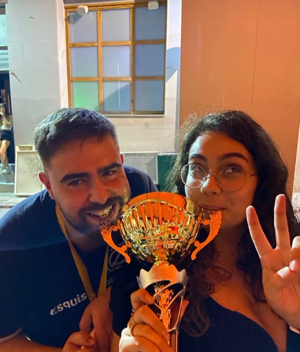 saraalcora1's tweet photo. Gracias por aparecer en mi vida, porque los problemas a tu lado son menos problemas, porque me das paz, porque me apoyas en mis peores y mejores momentos.

Eres lo mejor que me ha podido pasar este año, ojalá poder devolverte todo lo que me das. 

Te amo.❤️‍🩹
@ivan_esquinas https://t.co/rGdjKCM8ZM
