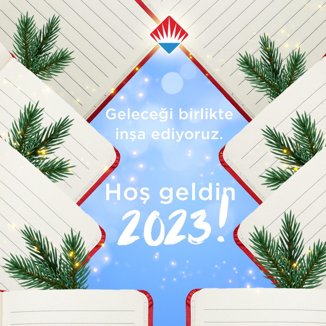 bahcesehir_k12's tweet photo. ❤️💙Büyük Bahçeşehir Ailesi olarak geleceği birlikte inşa ediyoruz. 

2023 yılının sağlık ve mutlulukla dolu olması dileğiyle.🎄

Hoş geldin 2023! 🥳

#bahçeşehirkoleji 
#yeniyıl https://t.co/7DJfG3mvAm