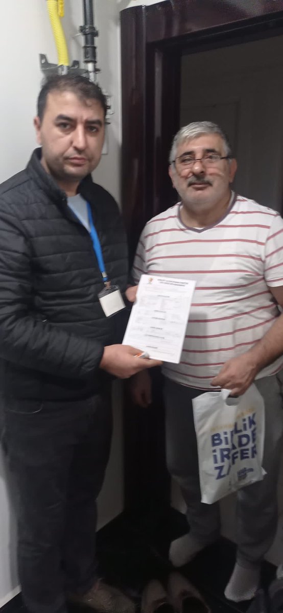 AKBahcelievler's tweet photo. 2023 yolunda, "BİRİZ" diyerek komşularımızı ziyaret etmeye devam ediyoruz.

Hürriyet Mahallemiz sahada. 

Bahçelievler'de girilmedik sokak, çalınmadık kapı, sıkılmadık el bırakmayacağız.

#2023YolundaBiriz
#BirlikİradeZafer https://t.co/YlV8HKoEAO