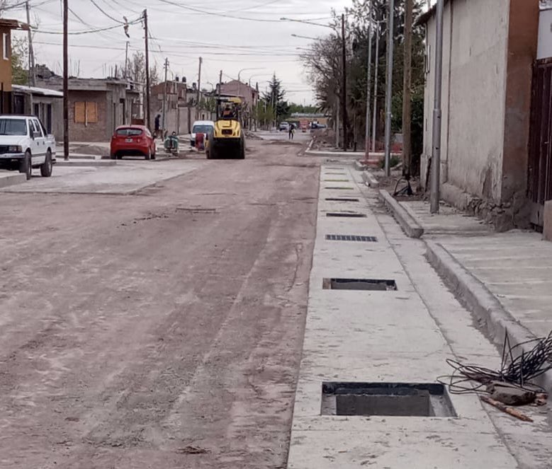 daheranna's tweet photo. Gran cierre de año para el Programa de Infraestructura Municipal del @MinInfraMza 
✔️25 obras terminadas 
✔️13 obras en construcción 
✔️16 obras en licitación 
Arrancamos el 2023 con más proyectos para seguir mejorando la infraestructura en los municipios de Mendoza💫 https://t.co/ehlFYvNNUR