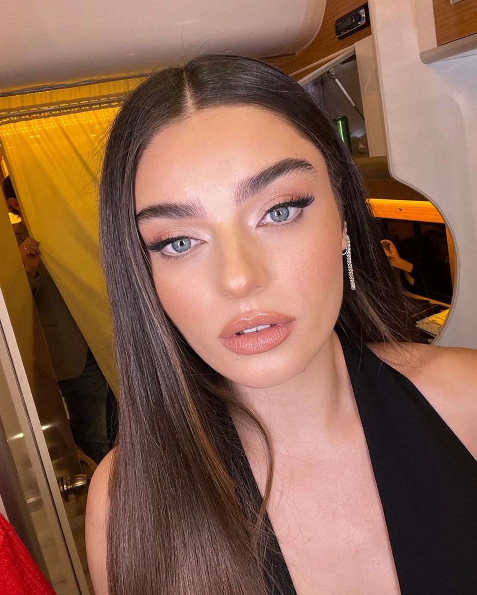 Fernandarstew's tweet photo. Ôh mulher maravilhosa 

#AyçaAyşinTuran https://t.co/DNy6d2RHdq