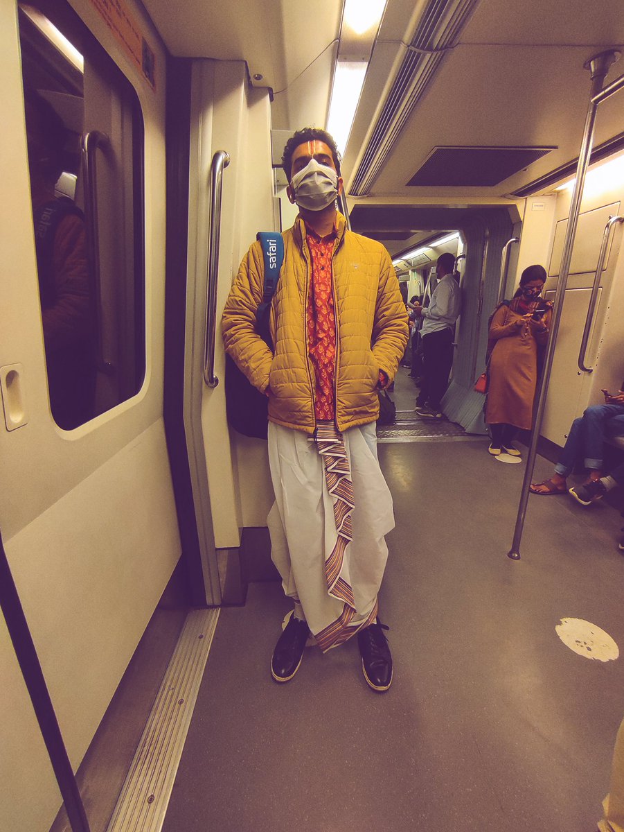 Shubham_fd's tweet photo. The viral photo of the year 2022. I went to Delhi University to attend my daily classes. https://t.co/mjNUbKcxYy