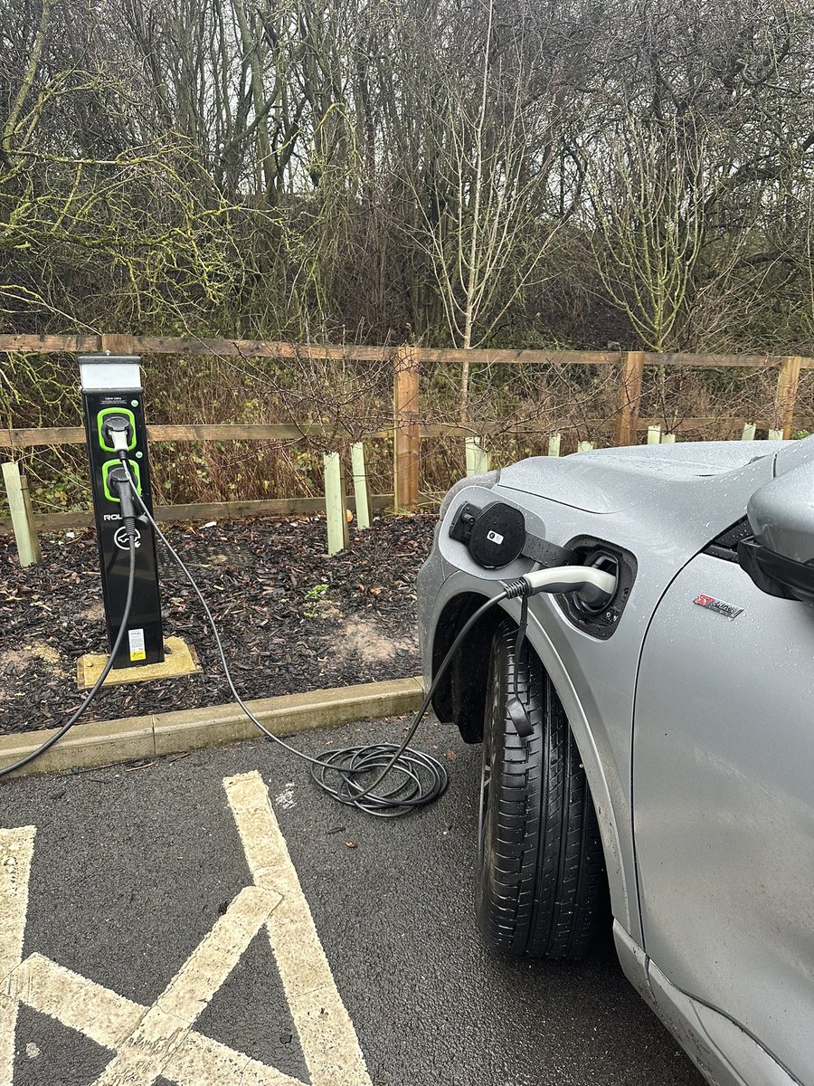 ExSDTurtonMug1's tweet photo. Be rude not too!!!  Free charging whilst I do the M&amp;S NYE/D food shop at my most favourite M&amp;S food hall in Ripon. @marksandspencer https://t.co/e956qeVfGU