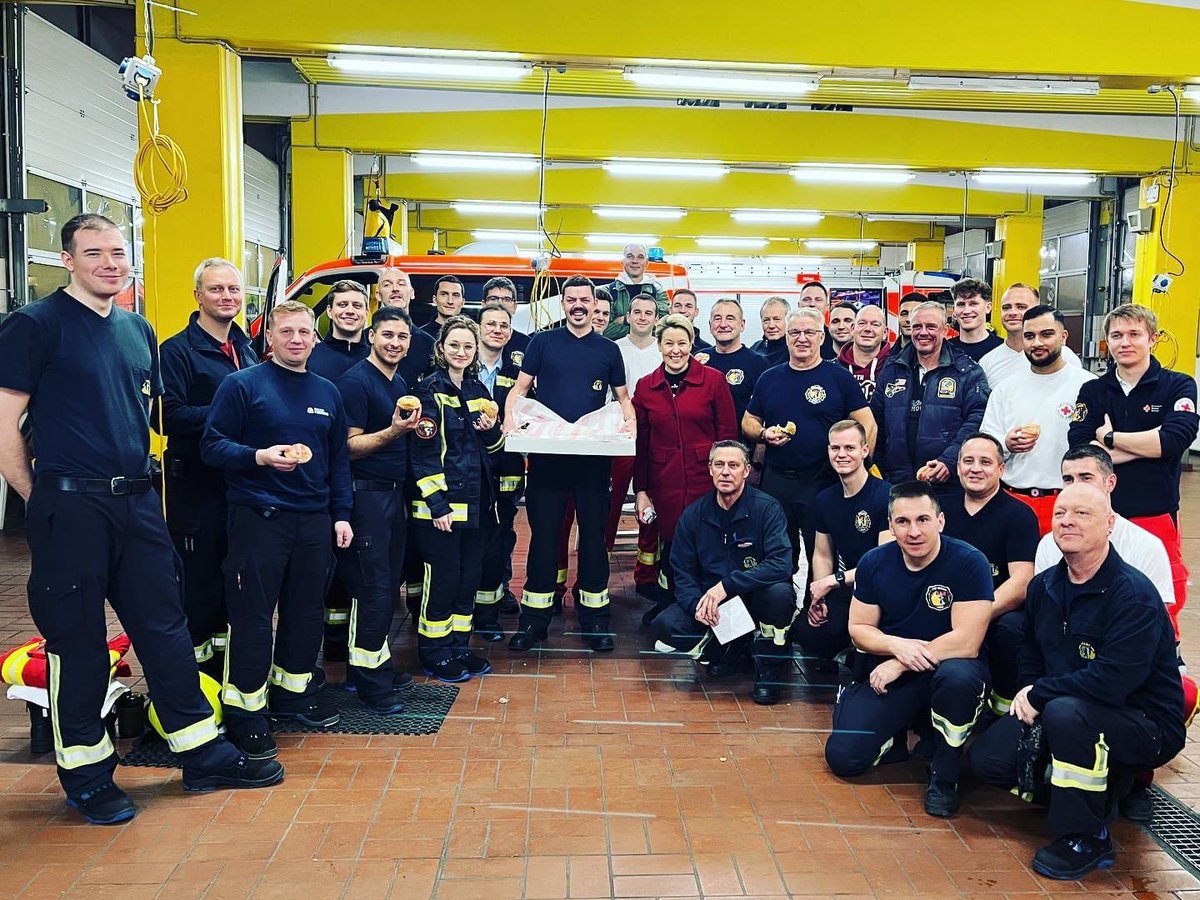 Franziska Giffey on Twitter "Danke an alle Einsatzkräfte von PolizeiBerlin_E, Berliner_Fw und