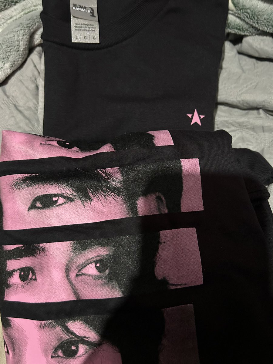 RosaTheSinger's tweet photo. guys.. it came IN! my sister and I’s @NorthStarBoys7 exclusive merch shirts! we are SO excited -🤍 gonna rep these soon!
@OliverMoy @ImSebastianMoy @DarrenLiang12 @themanagerty @Azngami @KaneRatan @Macalinoregie23 @sojuphan https://t.co/l7c3KgTA7g