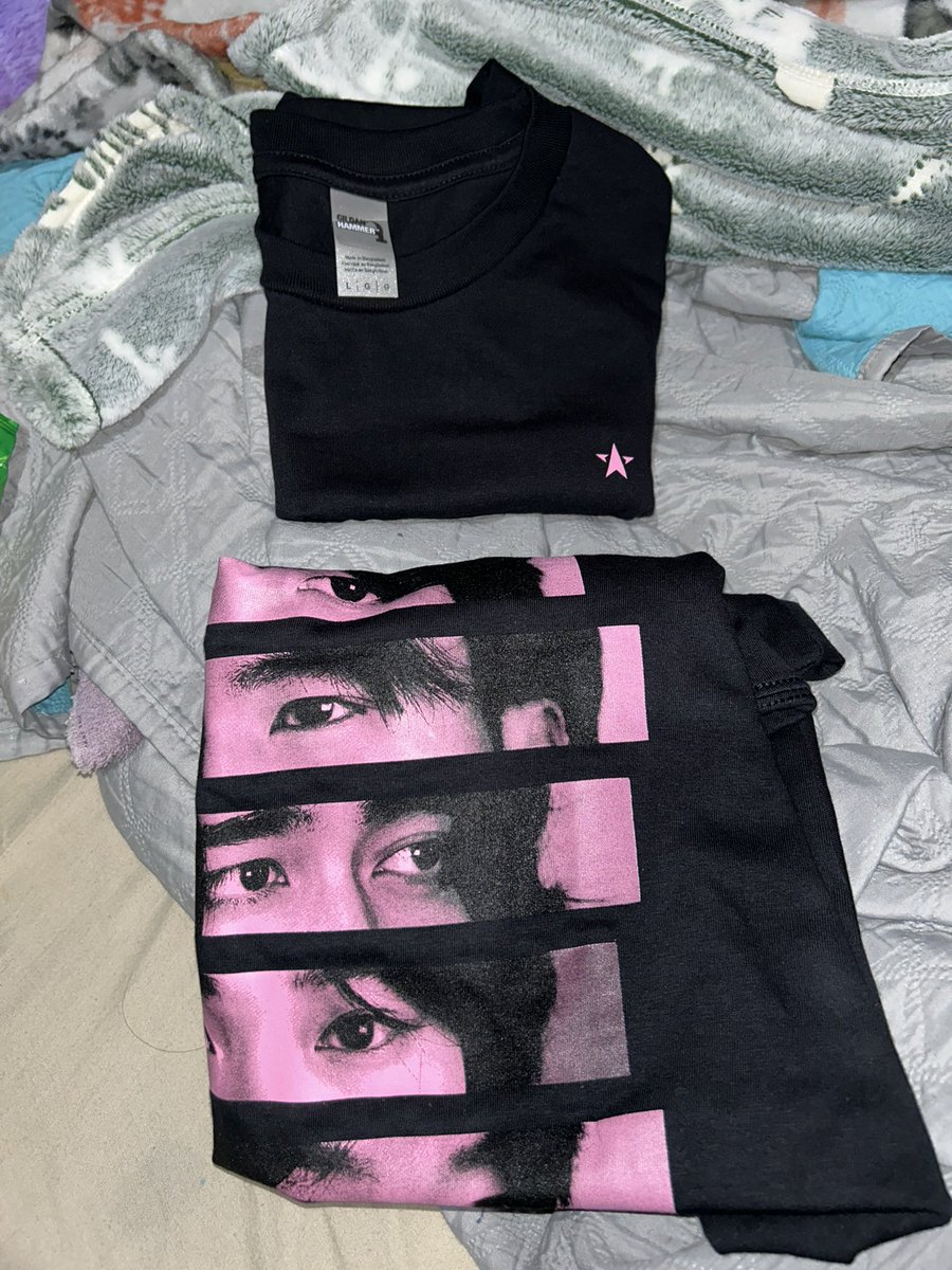 RosaTheSinger's tweet photo. guys.. it came IN! my sister and I’s @NorthStarBoys7 exclusive merch shirts! we are SO excited -🤍 gonna rep these soon!
@OliverMoy @ImSebastianMoy @DarrenLiang12 @themanagerty @Azngami @KaneRatan @Macalinoregie23 @sojuphan https://t.co/l7c3KgTA7g