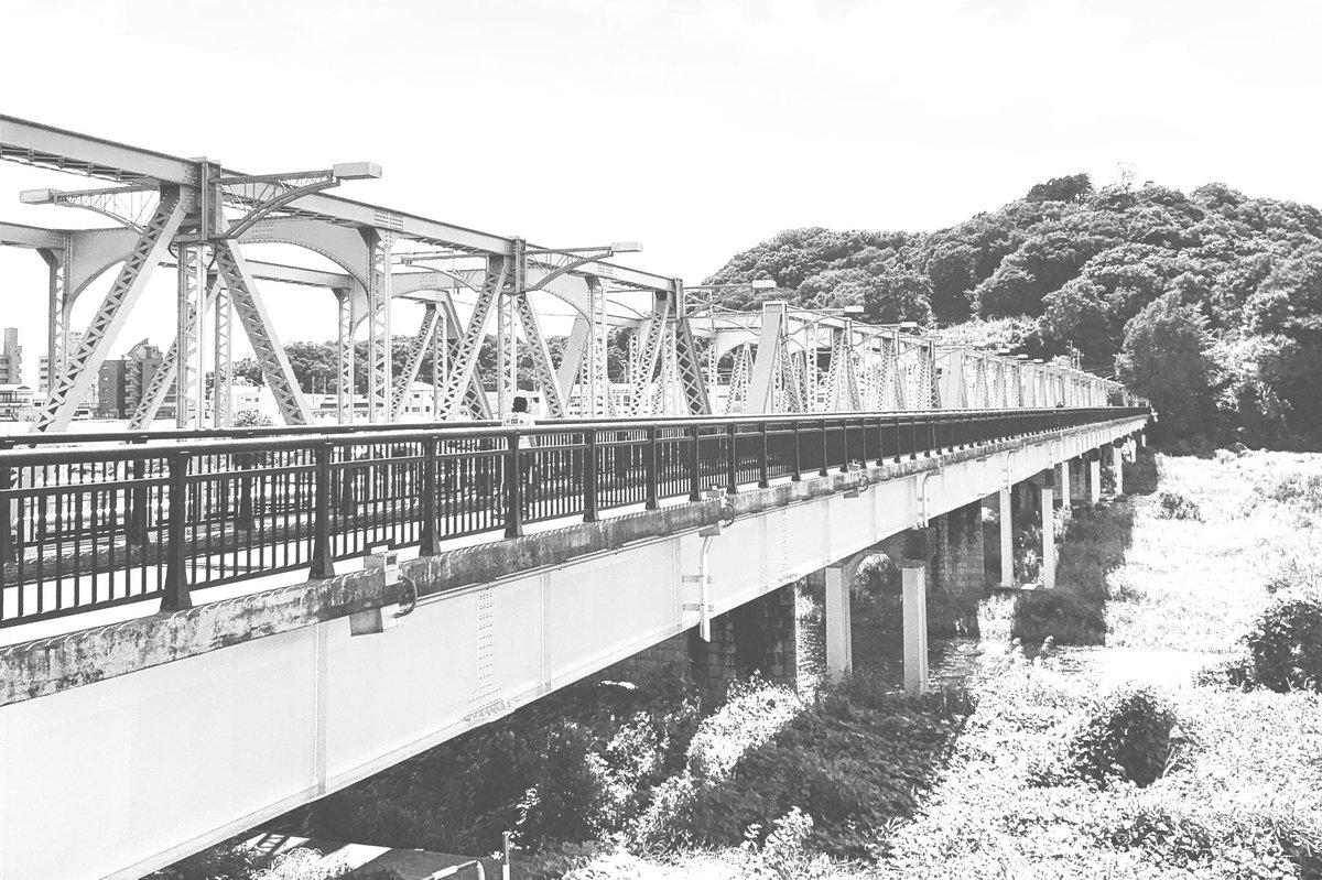zatch404's tweet photo. 私はツイッターで何をしてましたかね？

と、記憶を辿る前にやる事がありました。

足利で一年以上も
お仕事をありがとうございました。

お話が来たら断らないタチですが足利という懐の深さに助けられっぱなしでお恥ずかしい限り。

件の山林火災より体調を崩した私は…いや、要りませんね、ココ。 https://t.co/9IsvHLfU3Y
