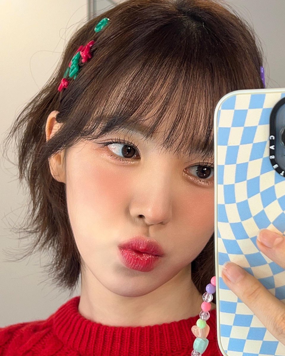 ml22020223's tweet photo. @@헐 트친들아 갤러리검사하자. 22년 마지막에 저장한 남자or���자사진 뭔지 알여줘

나 각각 이거 . https://t.co/f2zejsxA1M