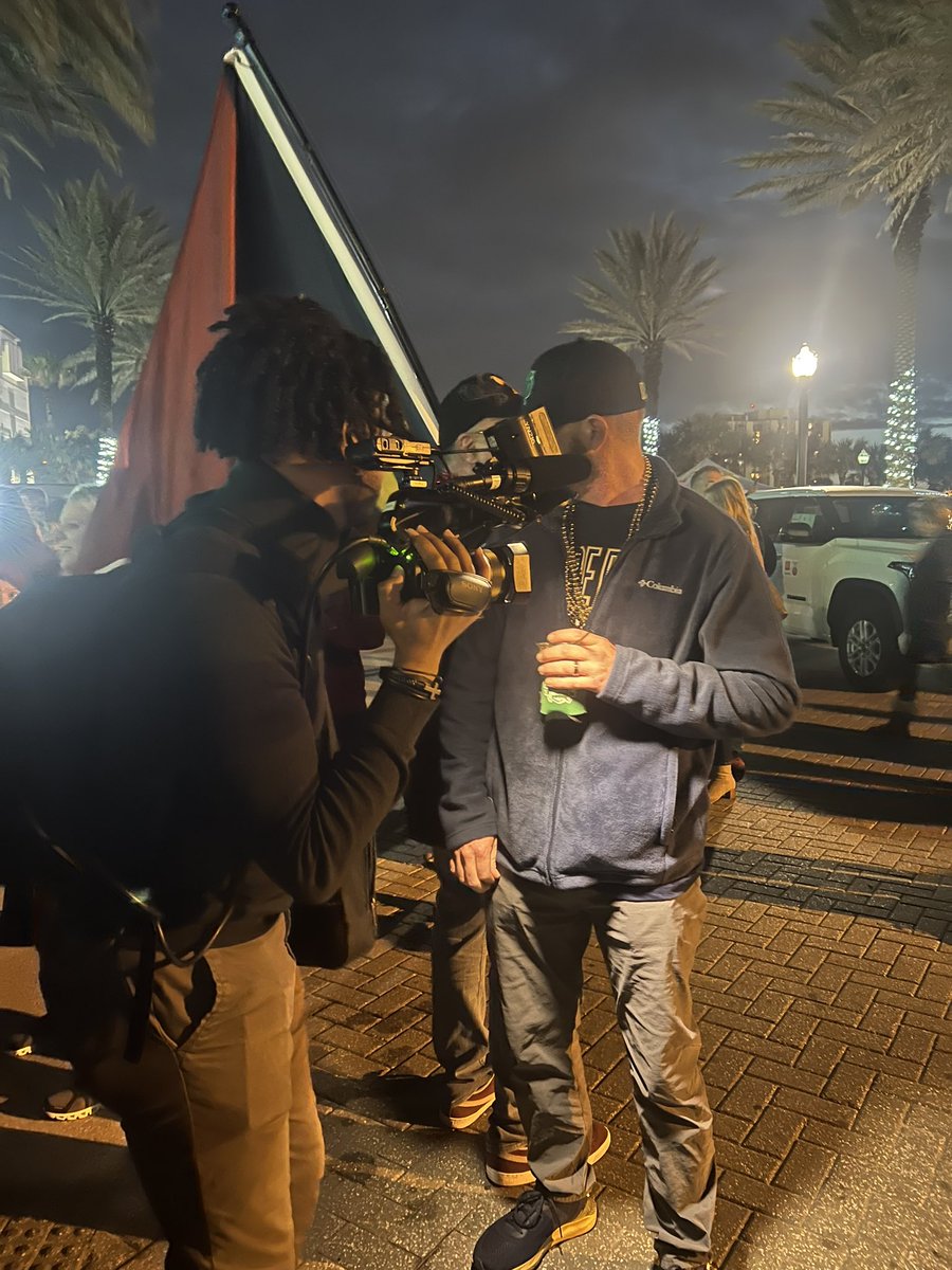 LauraGHammonds's tweet photo. @TristanOnCamera we had a great time meeting you! Awesome multitasking skills! https://t.co/yWzVJBLj5a