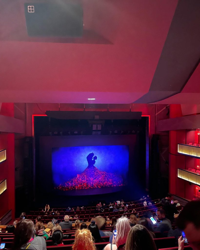 QueenG1987's tweet photo. Beauty &amp; the Beast, what a show! 👏🏻#BeautyAndTheBeast #magical #goodbye2022 https://t.co/XEK3BoIz5t
