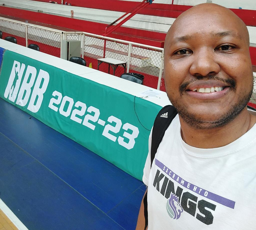 gilarruda_'s tweet photo. Encerrei 2022 com 131 narrações! Na carreira, são 498 jogos! 317 em vídeo (TV ou Streaming), 160 pela @tvcultura 
O basquete é a modalidade que mais narrei nos 11 dos 13 anos que trabalho com comunicação: 203 contra 181 jogos de futebol! Seguiremos juntos em 2023! #NarrandoSempre https://t.co/cqNmys7Wmv