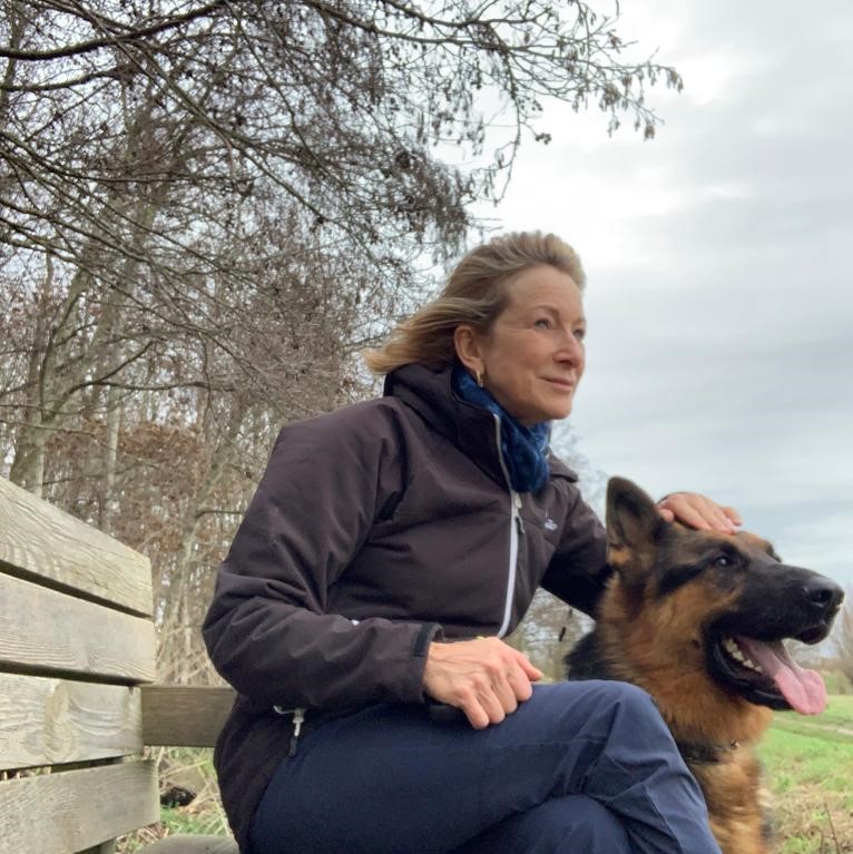 RitaTermote's tweet photo. Wat leerde ik van Cooper in 2022?

"Een neen is een neen in alle omstandigheden"
"Stalking ... eens zal ze mij binnenlaten"
"Blijven speuren je de schat (food) vindt"

 #leadership #ondernemers #highperformers #in10stappenreflecterenoptopniveau https://t.co/hMBC14fqBk