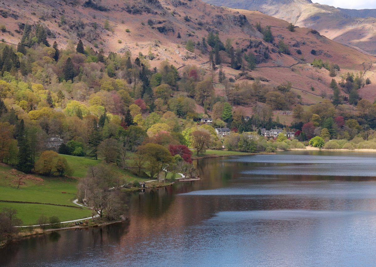 JillHpdc's tweet photo. A few favourite memories from this year 😊
#FrenshamLittlePond on a still, misty January morning
#Grasmere from #LoughriggTerrace in April
Dramatic alpine scenery above the #ColDesAravis in September
Snow on #TunbridgeWellsCommon a couple of weeks ago https://t.co/OsjVB7e51e
