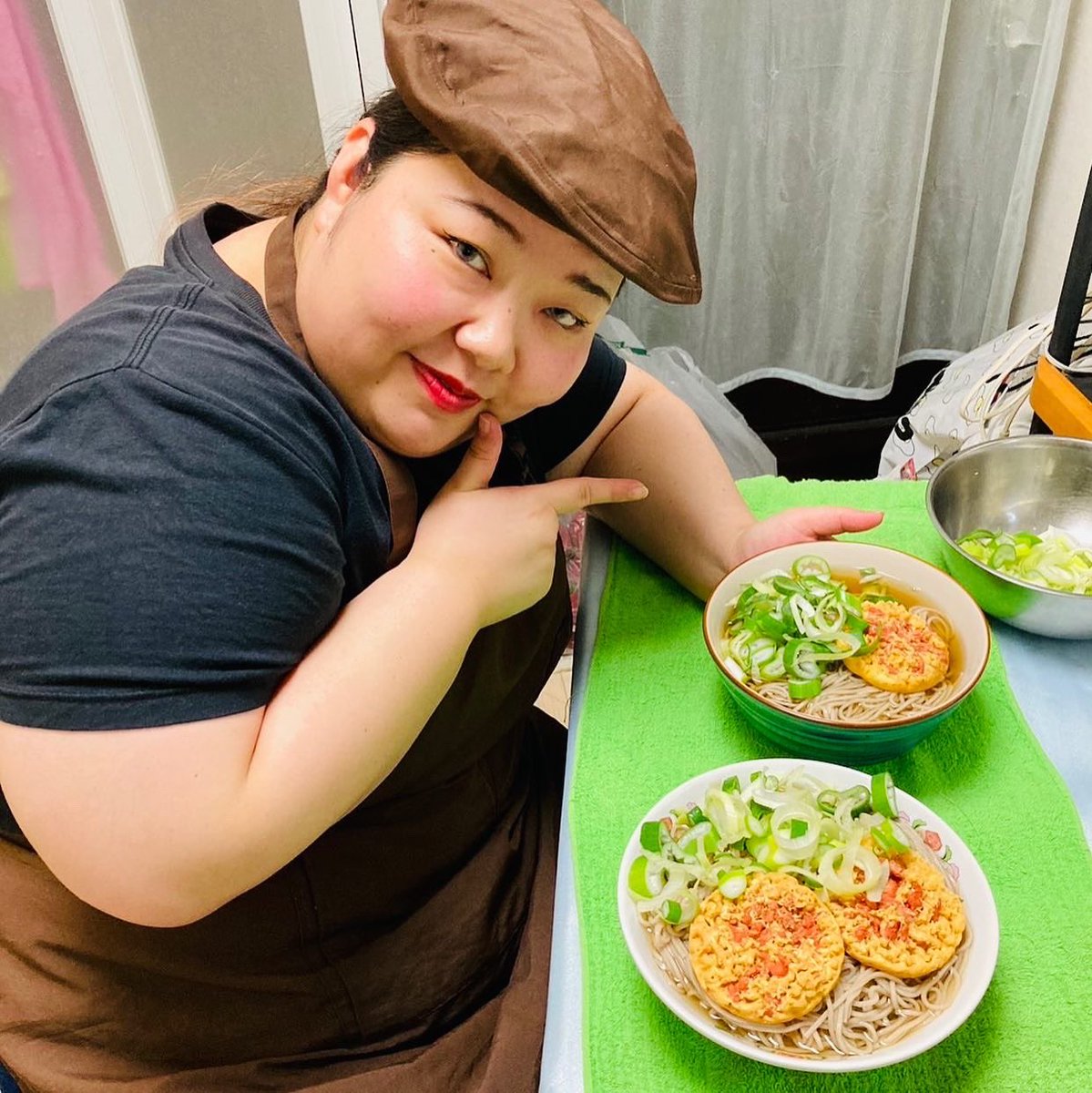 0508hinoe's tweet photo. 年越しそば＆年越し配信💕
皆さんあけましておめでとう⛩ございます。🙇‍♀️
そして今年もよろしくお願い致します。
TikTokを中心として配信をはじめて3ヶ月👀なかなか濃ゆい出会いばっかり🤣今年もわがまま＆天真爛漫な岩えもんワールドに皆んなをもっと巻き込んでいくぜ😏✨覚悟するんよ💕🤣 https://t.co/C2oIYDo41Z