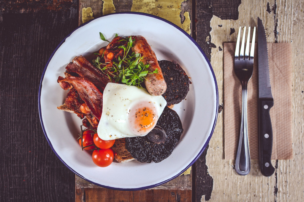 How about brunch tomorrow? Yes. Good.