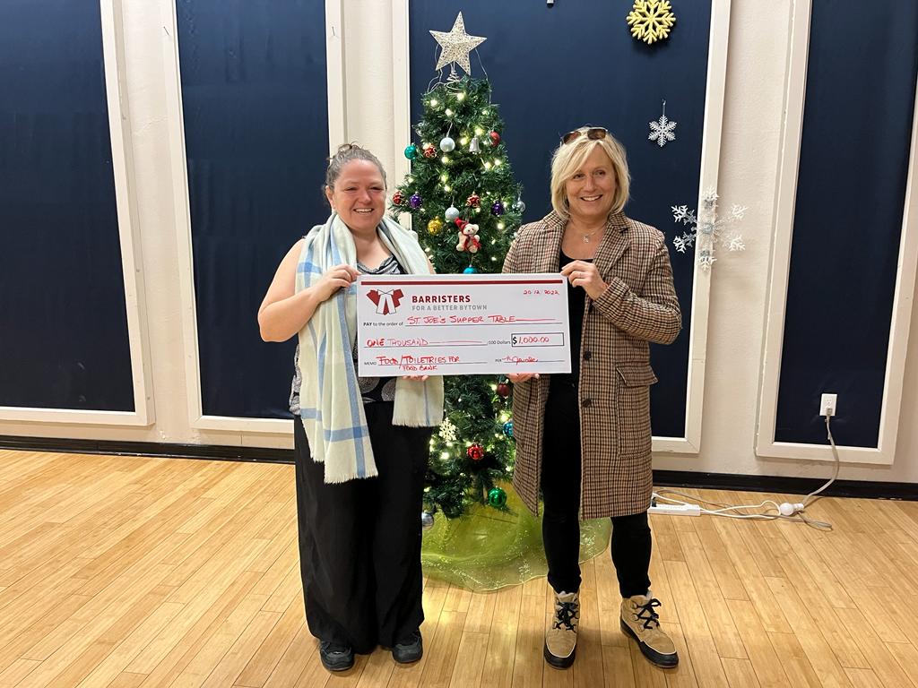 MJ_Esq's tweet photo. The 2nd Ottawa Law Holiday Food Drive raised $5, 990! We donated $1,000 to each of the following: Debra Dynes Family House, Dalhousie Food Cupboard,  Parkale Food Centre, St. Joe's Women's  Centre, Partage Vanier Food Bank, and St. Joseph's Supper Table  #charity #lawtwitter https://t.co/F2Pm6691xw