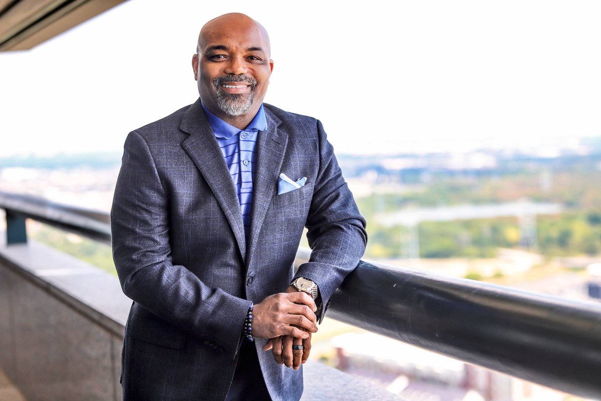 DvilleISDSuper's tweet photo. 2022 reinforced the importance of leading from the balcony to better observe patterns and identify the best move forward.🌟Happy New Year🌟
#ThinkingBack #LookingForward #DvilleALLIn https://t.co/WFUUf26Eb3