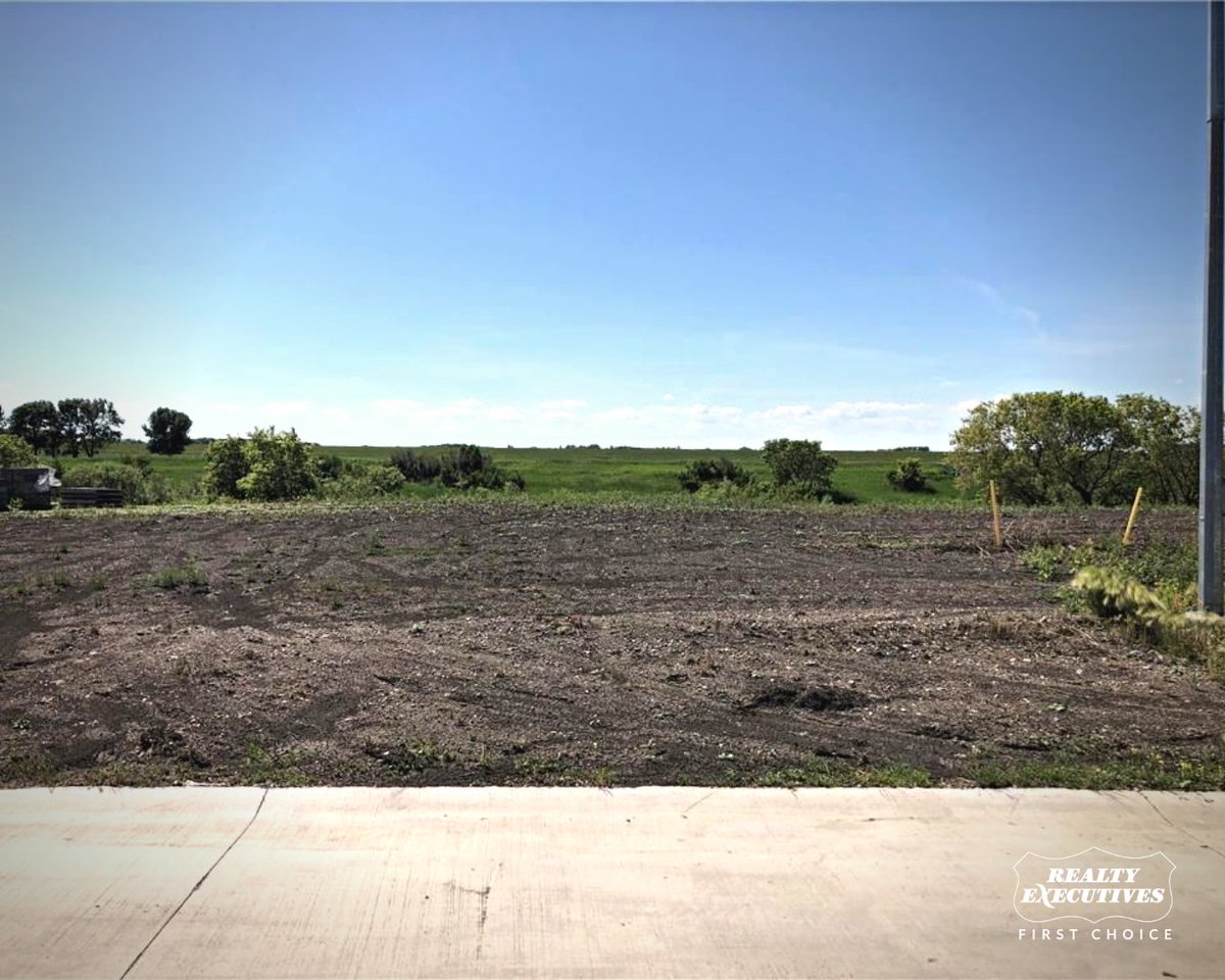 RealtyExecsWpg's tweet photo. Take a look at these Featured Listings:

3 Prado Cove - Headingley South, Headingley
70 Waters Edge Drive - Rosenort
525 Spence Street - Winnipeg
736 Garwood Avenue - Crescentwood, Winnipeg

https://t.co/rp0u0ldvBN https://t.co/nQLzZMRkmj