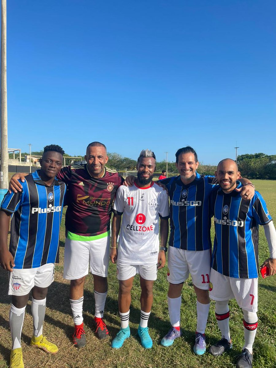 pablogonzale11's tweet photo. Este 2️⃣0️⃣2️⃣2️⃣ha sido un año futbolistico en crecimiento, cada vez más da la oportunidad d jugar con los q son @juniornavas87 #Cariaco #C3 #Yesid
#QueLindoEsElFutbol
#100preGoleador
#DamelaQueYoResuelvo
#Diciembre2022
#DiciembreSeAcabó
#UltimaPateada2022
Un abrazo de GOL https://t.co/Tk94bB16B4