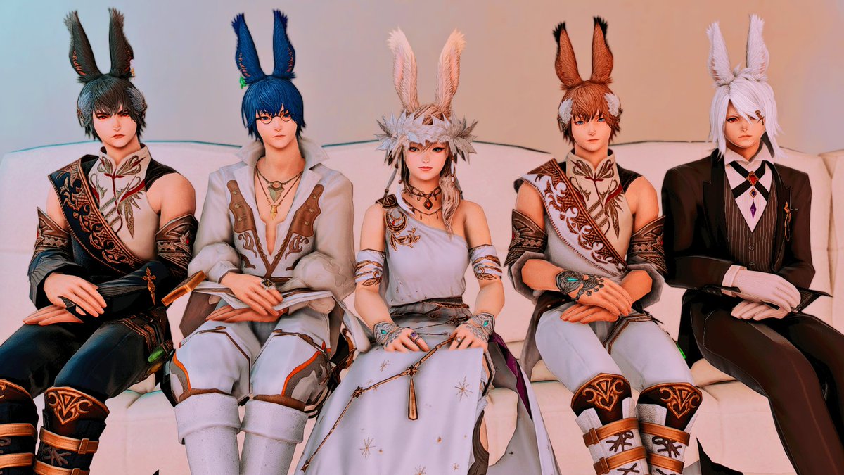 HemlockFFXIV's tweet photo. HAPPY NEW YEAR EVERYONE!! Wishing everyone a Happier, Healthier and Wealthier new year!! 

Love from the Hemlock family to yours! 🧡💛💚💙💜🤎🖤🤍❤️ #insertRYLAI 😂 #GPOSERS https://t.co/2Thh6rVAPU