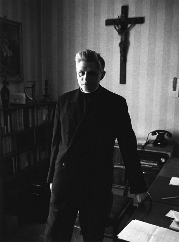 CaleClarke's tweet photo. Striking image of the great Joseph Ratzinger/Pope Benedict XVI. Requiescat in Pace. Santo subito. https://t.co/Hi4IRT6eE3
