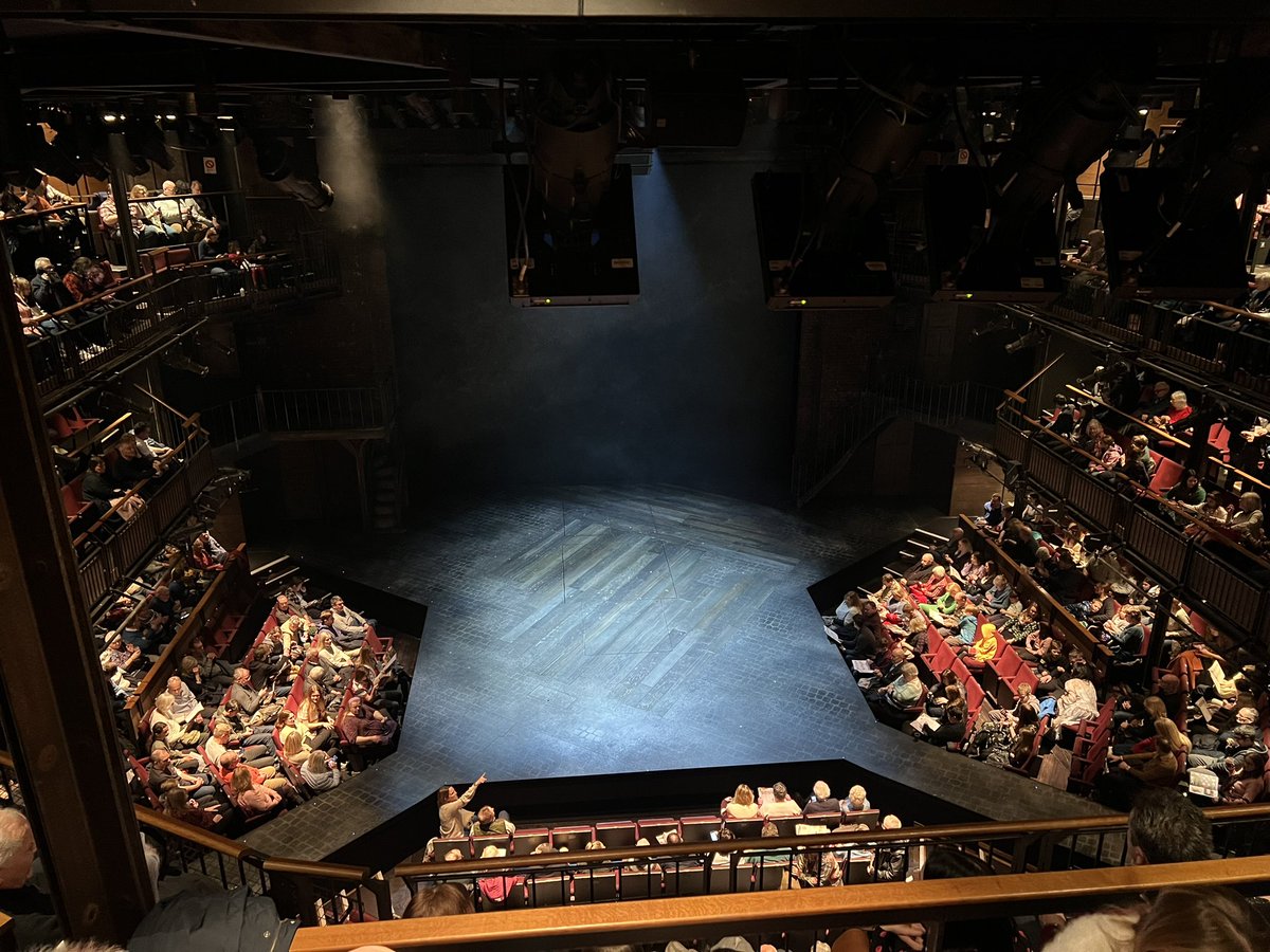 _MartinHead's tweet photo. Thank you @AdrianEdmondson @TheRSC @RachelRidley13 #DavidEdgar #CastandCrew #CharlesDickens #ChristmasCarol for such a powerful, relevant, moving afternoon. Such a frighteningly modern allegorical tale, the only line not in it was ‘heat not eat’. #exceptional https://t.co/gBTW1dftZK